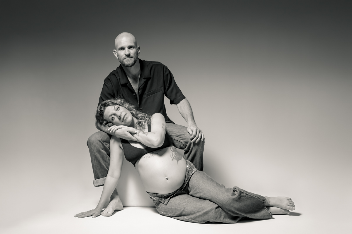 séance photo maternité couple christelle labrande photographe saint laurent d'aigouze